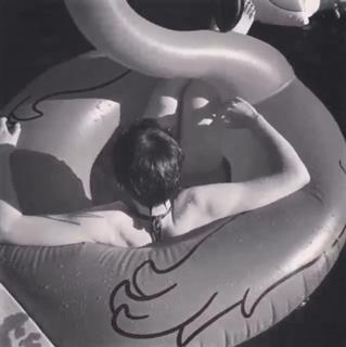 Jessie J feet photo thumbnail