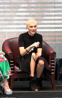 Jessie J feet photo thumbnail