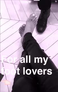 Jessie J feet photo thumbnail