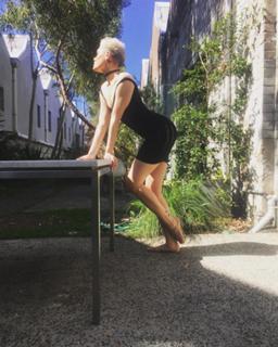 Jessie J feet photo thumbnail