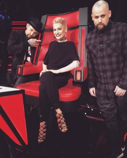 Jessie J feet photo thumbnail