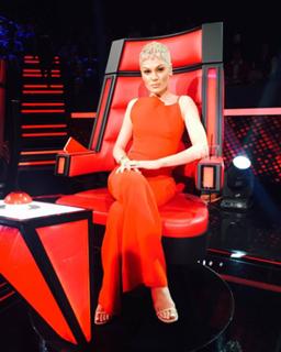 Jessie J feet photo thumbnail