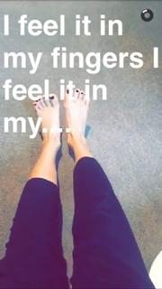 Jessie J feet photo thumbnail