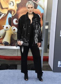 Jessie J feet photo thumbnail