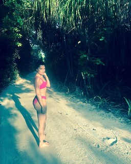 Jessie J feet photo thumbnail