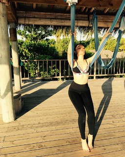 Jessie J feet photo thumbnail