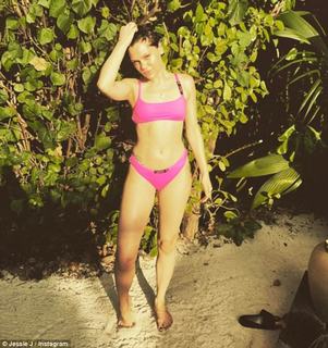 Jessie J feet photo thumbnail