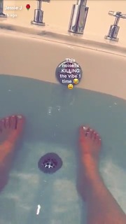 Jessie J feet photo thumbnail