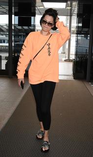 Jessie J feet photo thumbnail