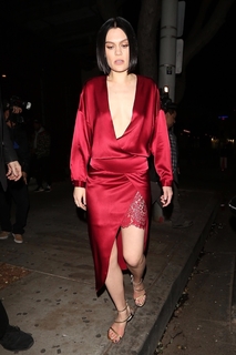 Jessie J feet photo thumbnail