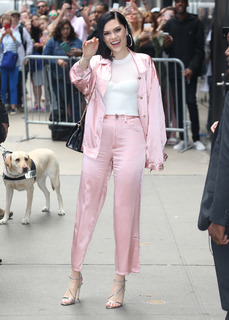 Jessie J feet photo thumbnail