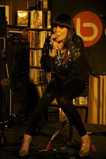Jessie J feet photo thumbnail