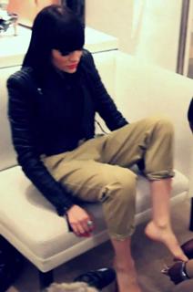 Jessie J feet photo thumbnail