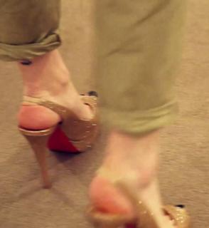 Jessie J feet photo thumbnail
