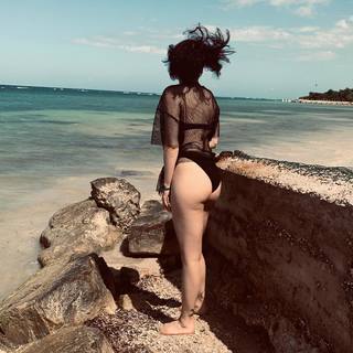Jessie J feet photo thumbnail