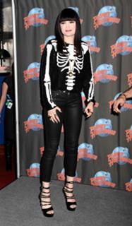 Jessie J feet photo thumbnail