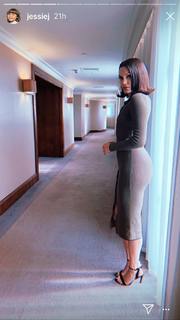 Jessie J feet photo thumbnail
