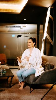 Jessie J feet photo thumbnail