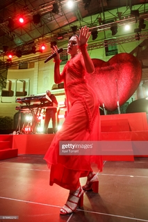 Jessie J feet photo thumbnail