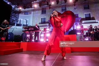 Jessie J feet photo thumbnail