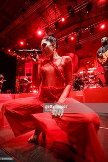 Jessie J feet photo thumbnail