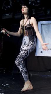 Jessie J feet photo thumbnail