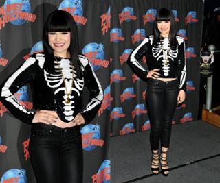 Jessie J feet photo thumbnail