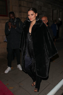 Jessie J feet photo thumbnail