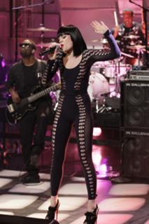 Jessie J feet photo thumbnail