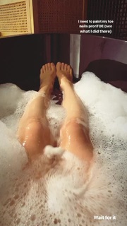 Jessie J feet photo thumbnail