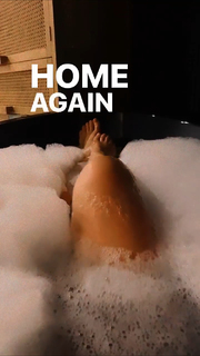 Jessie J feet photo thumbnail
