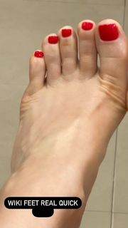 Jessie J feet photo thumbnail