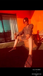 Jessie J feet photo thumbnail