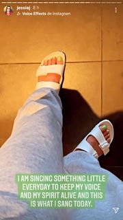 Jessie J feet photo thumbnail