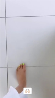 Jessie J feet photo thumbnail