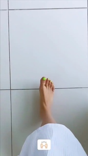 Jessie J feet photo thumbnail