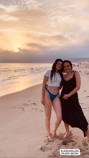 Jessie J feet photo thumbnail