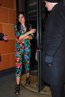Jessie J feet photo thumbnail