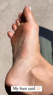 Jessie J feet photo thumbnail