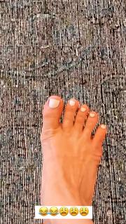 Jessie J feet photo thumbnail