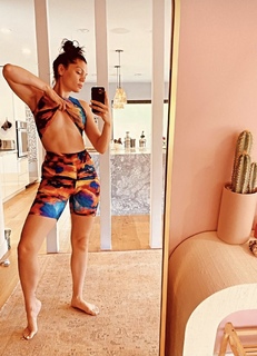 Jessie J feet photo thumbnail