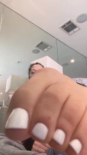 Jessie J feet photo thumbnail