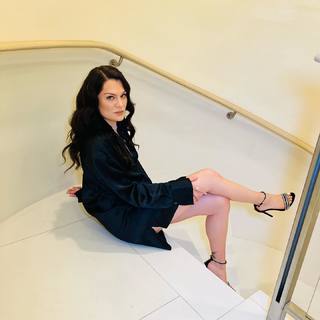 Jessie J feet photo thumbnail