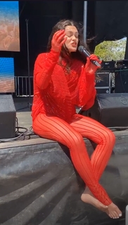 Jessie J feet photo thumbnail