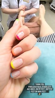 Jessie J feet photo thumbnail