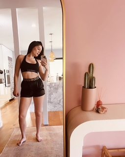 Jessie J feet photo thumbnail