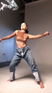 Jessie J feet photo thumbnail