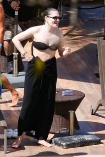 Jessie J feet photo thumbnail