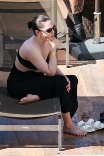 Jessie J feet photo thumbnail
