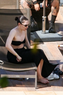 Jessie J feet photo thumbnail